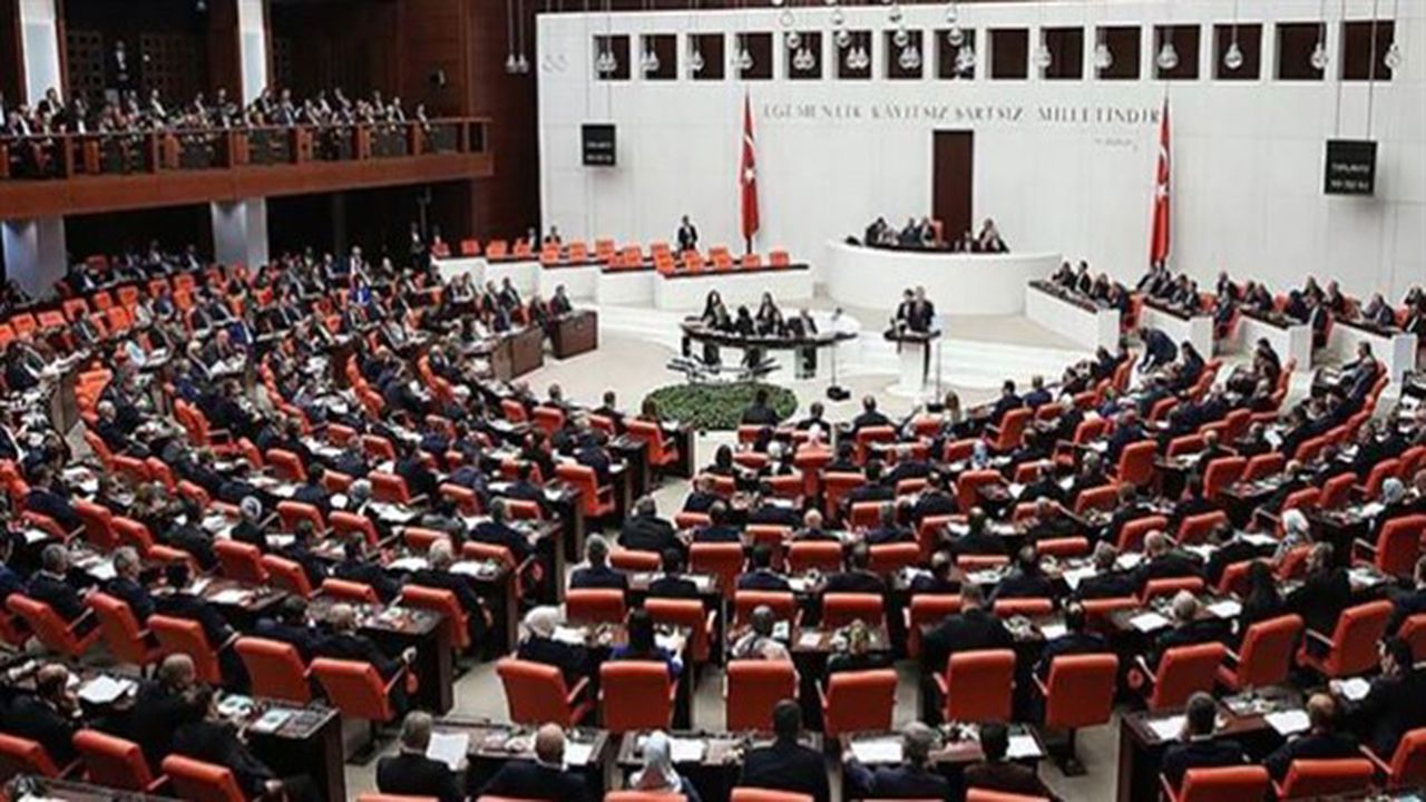 Yeni torba yasa yolda! Emekliye zam, gençlere destek